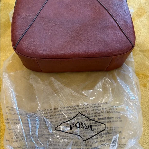 Fossil Women's Burgundy Shoulder Bag - Picture 3 of 3